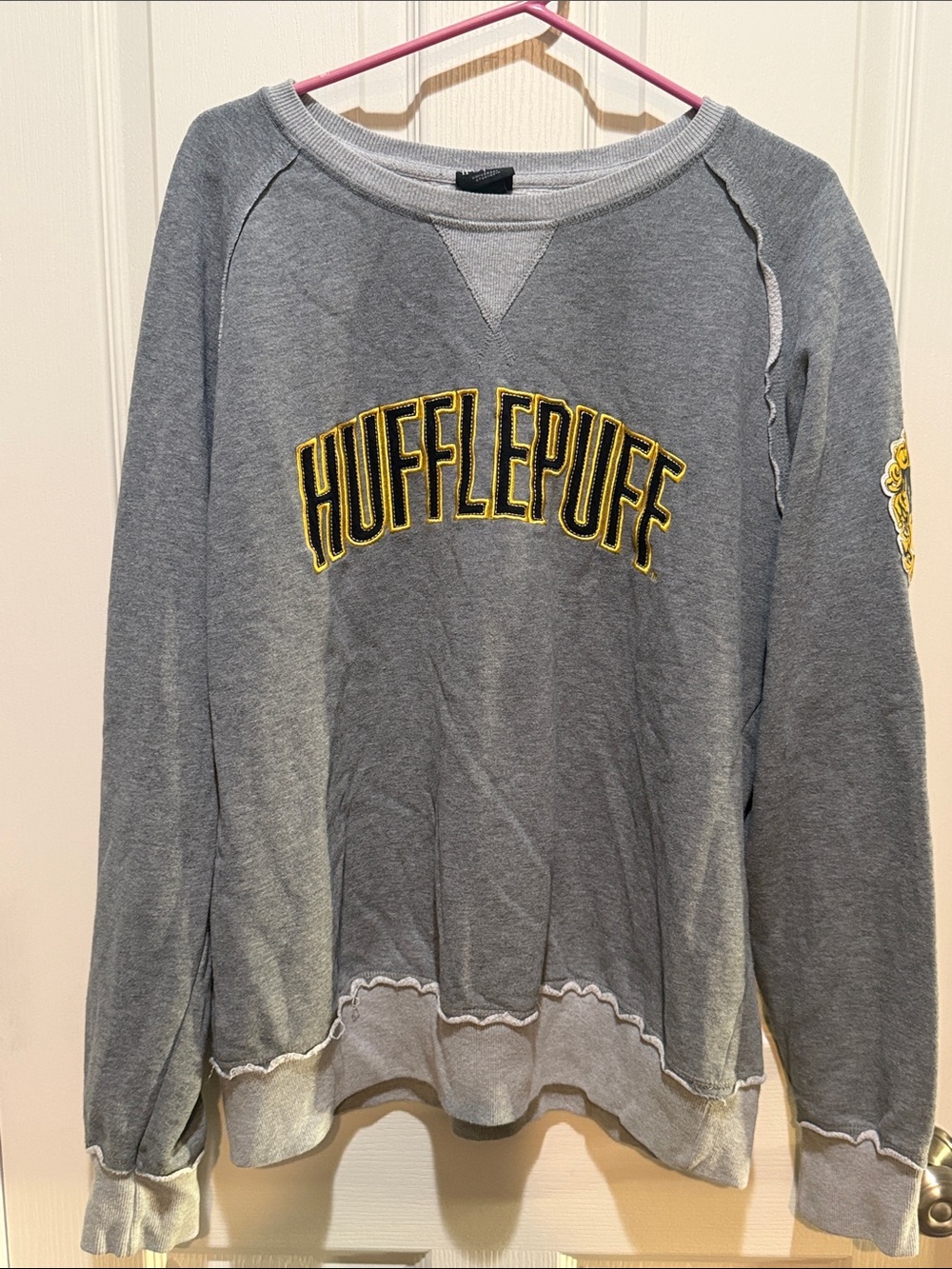 Universal Studios Harry Potter Hufflepuff crewneck sweater -  -XL
